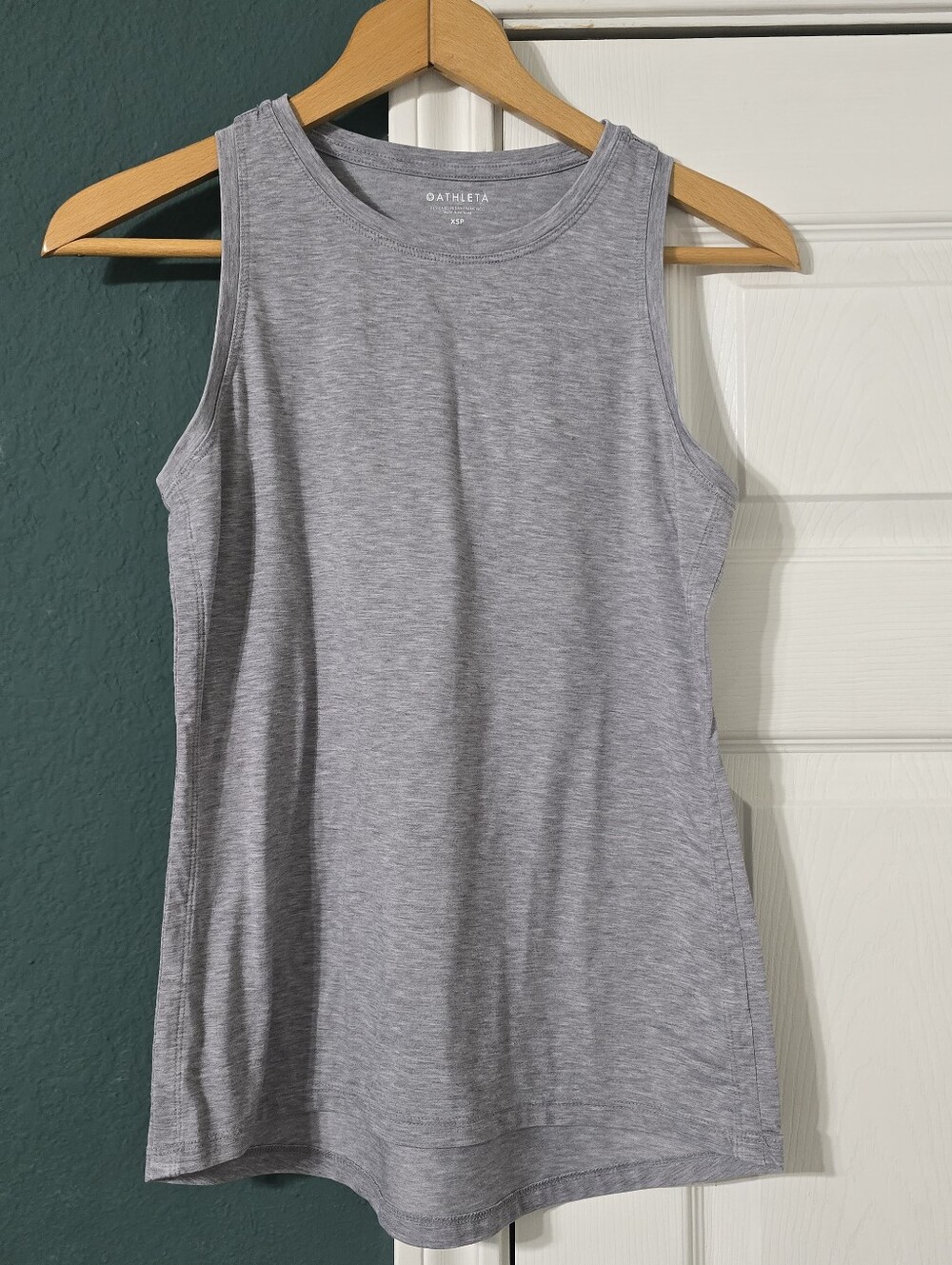 Athleta Essence Vital Tank Top Light Gray Heather Athletic Yoga Workout Gym XSP